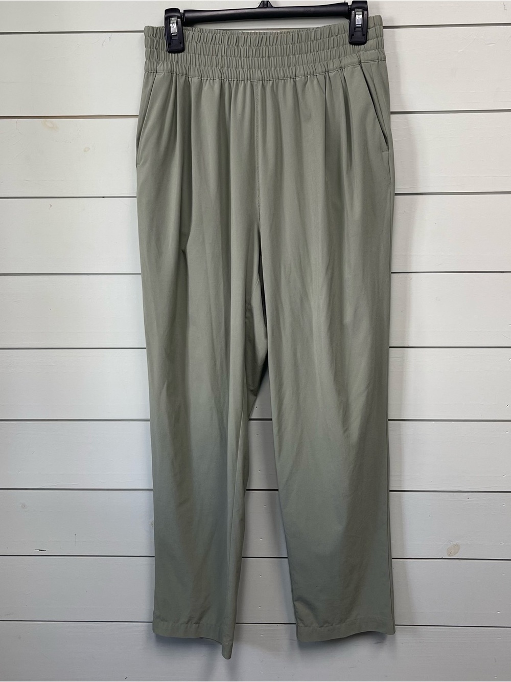 Vuori villa ankle pants sage green women's size medium